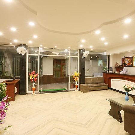 Hotel Katra Residency Buitenkant foto