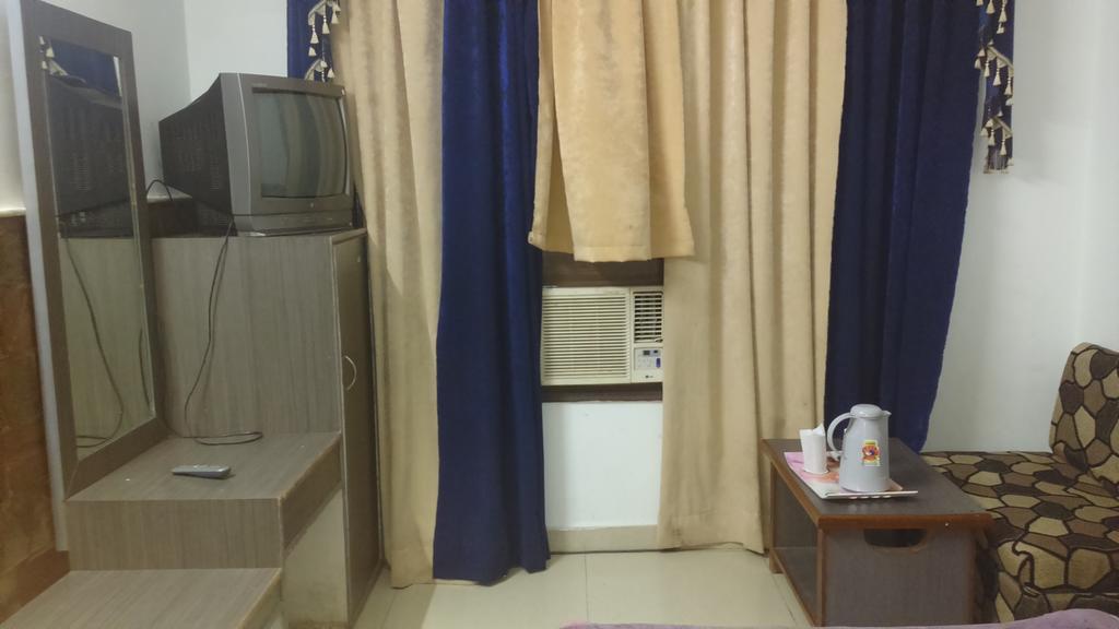 Hotel Katra Residency Buitenkant foto