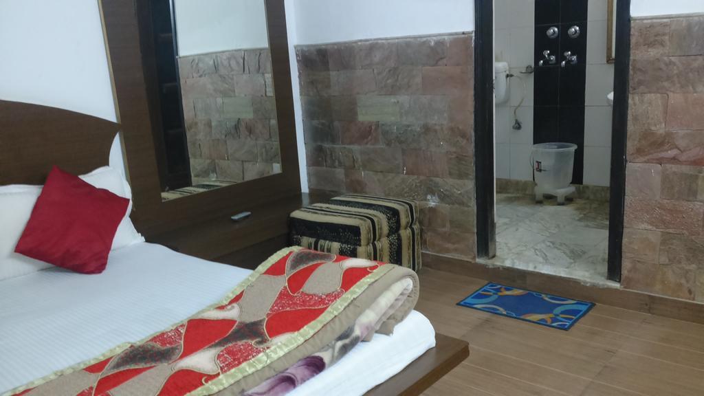 Hotel Katra Residency Buitenkant foto