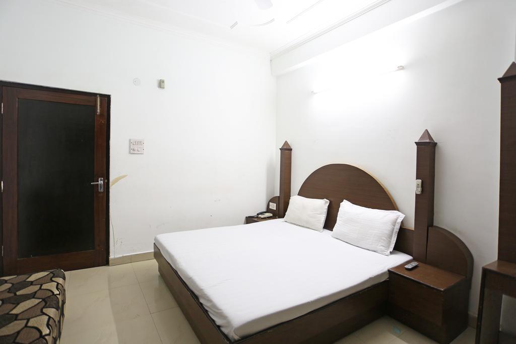 Hotel Katra Residency Buitenkant foto
