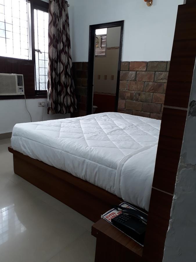 Hotel Katra Residency Buitenkant foto