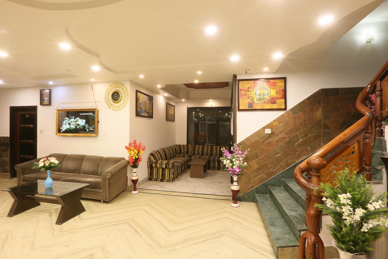 Hotel Katra Residency Buitenkant foto