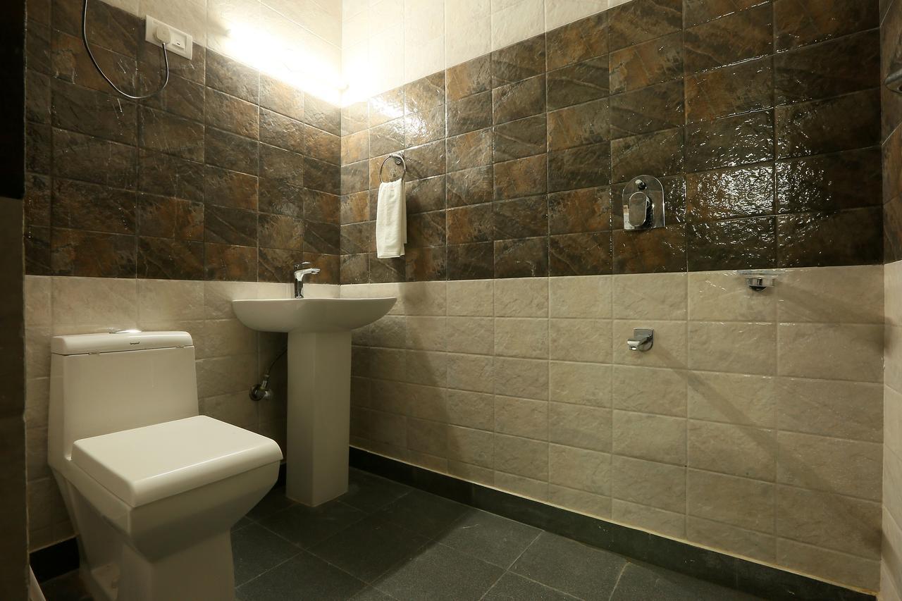 Hotel Katra Residency Buitenkant foto