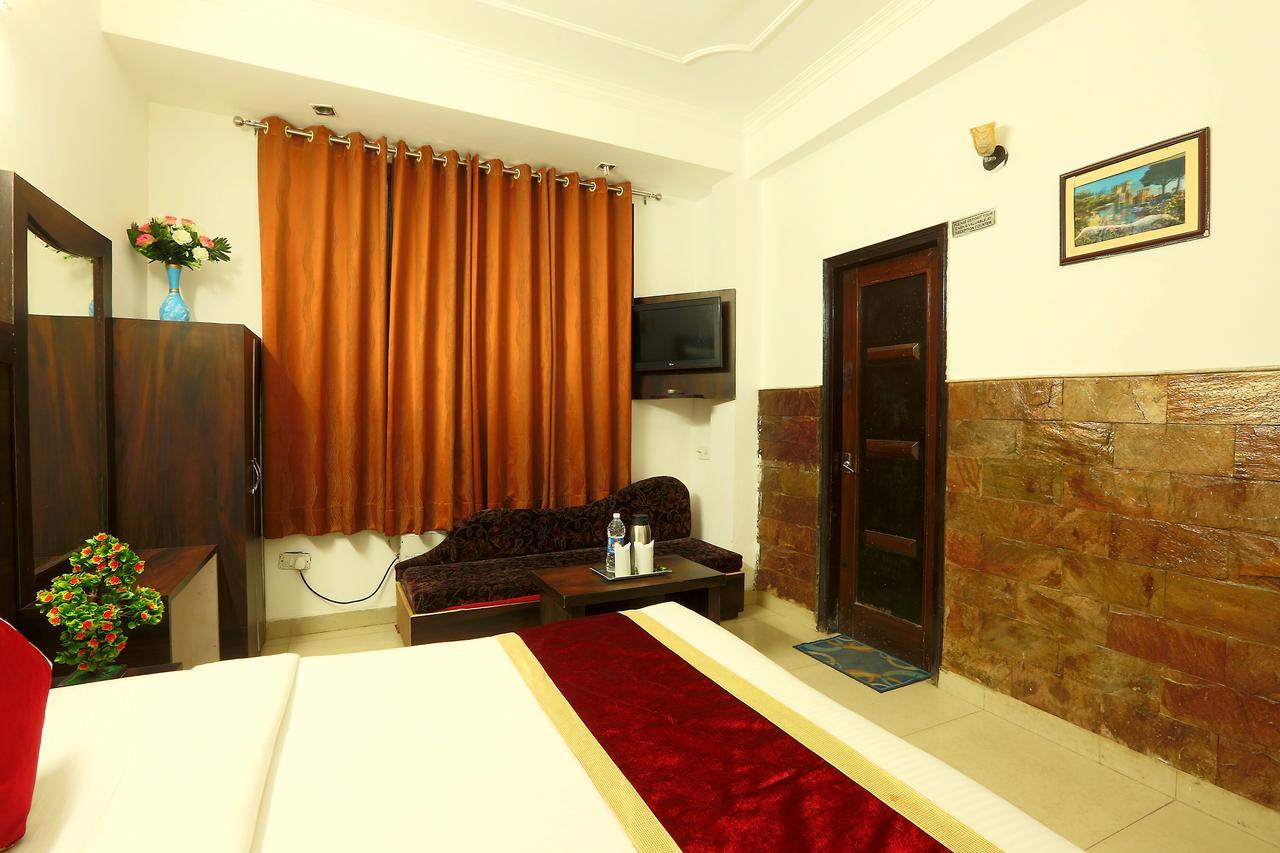 Hotel Katra Residency Buitenkant foto