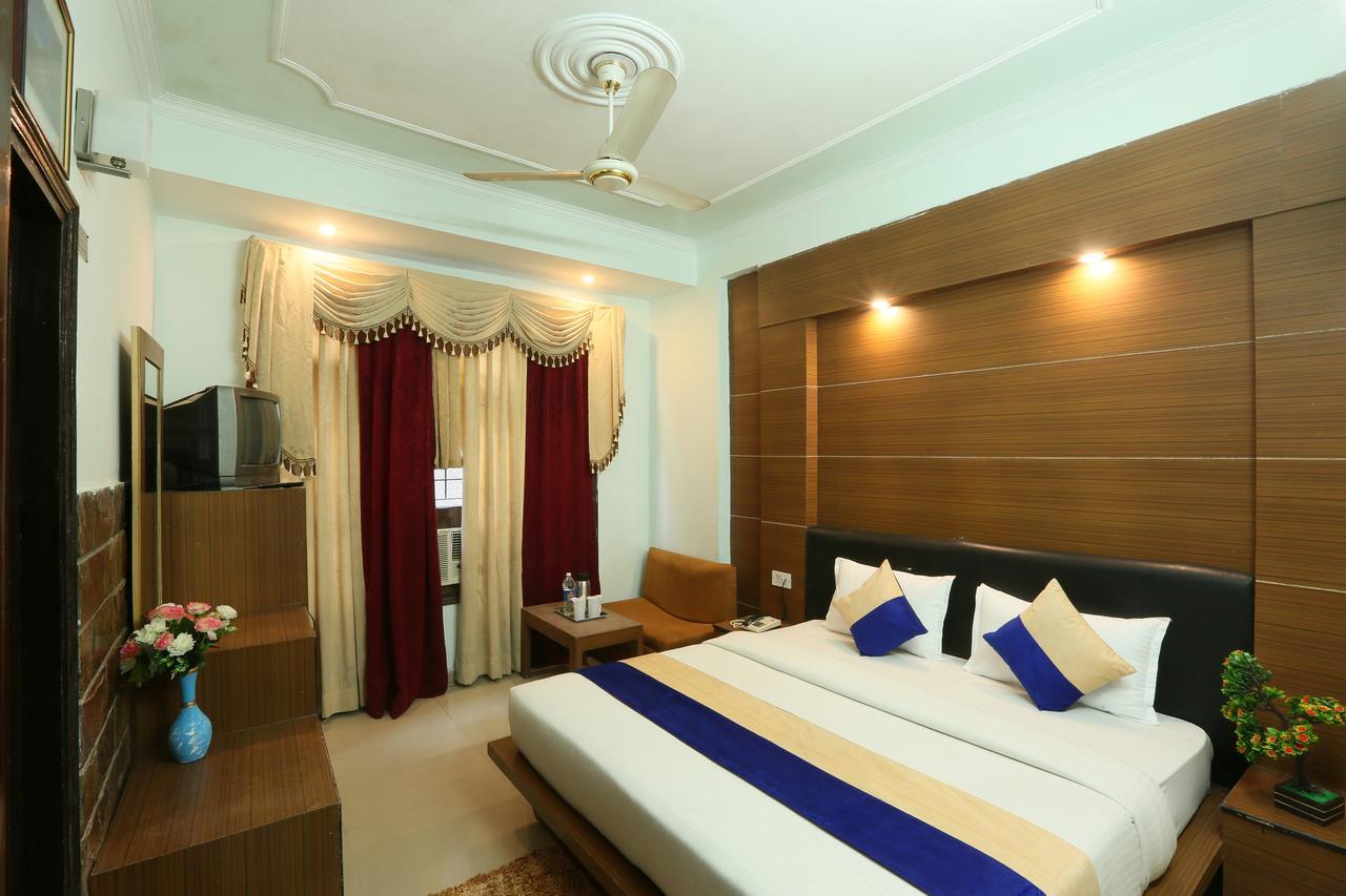 Hotel Katra Residency Buitenkant foto