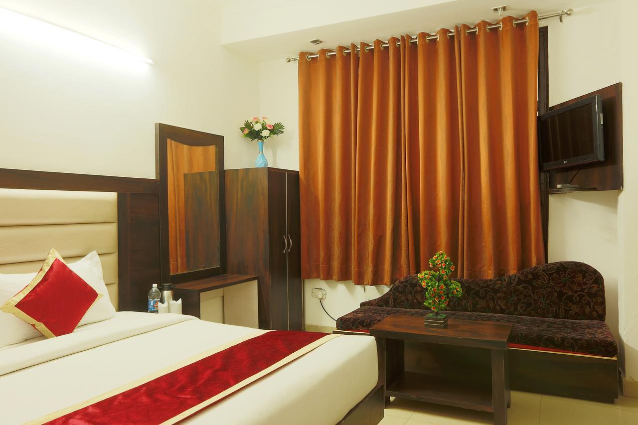 Hotel Katra Residency Buitenkant foto