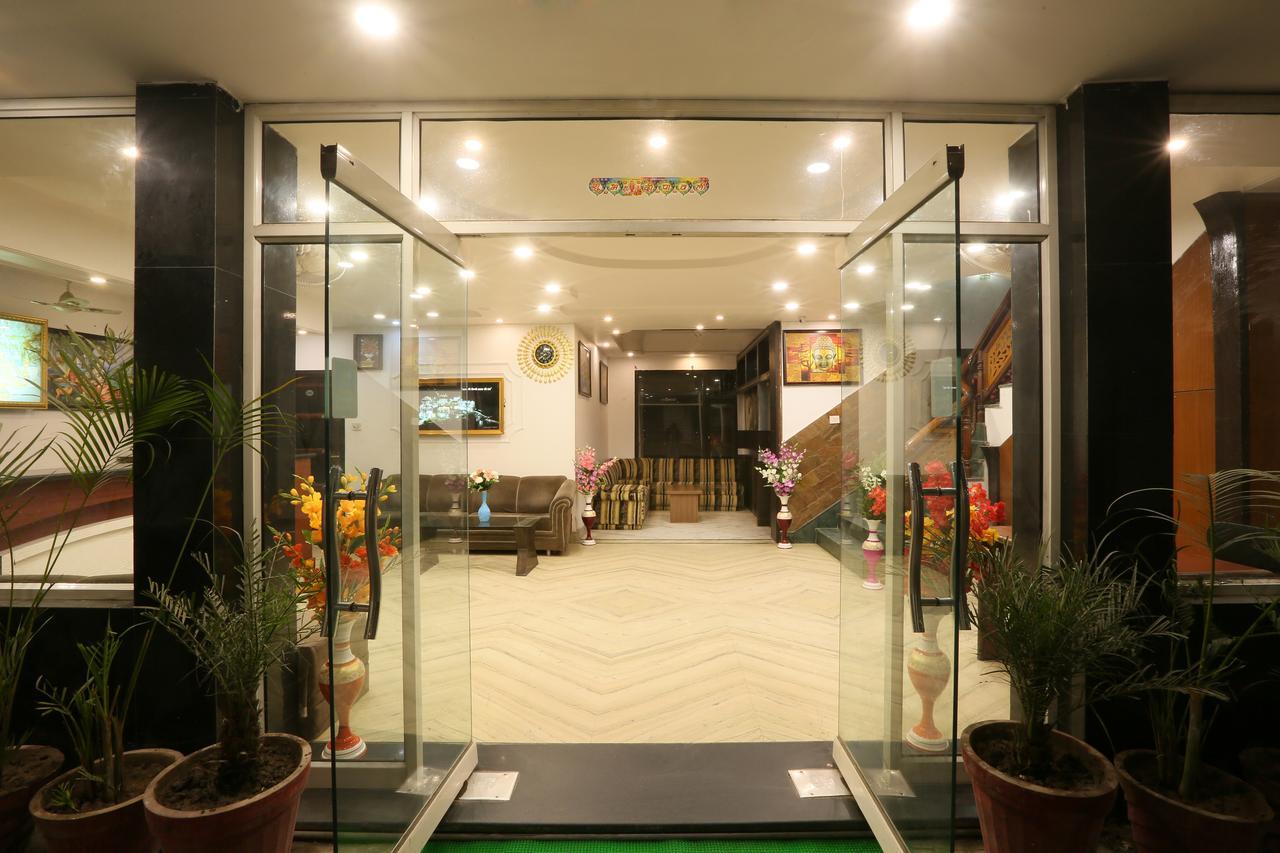 Hotel Katra Residency Buitenkant foto