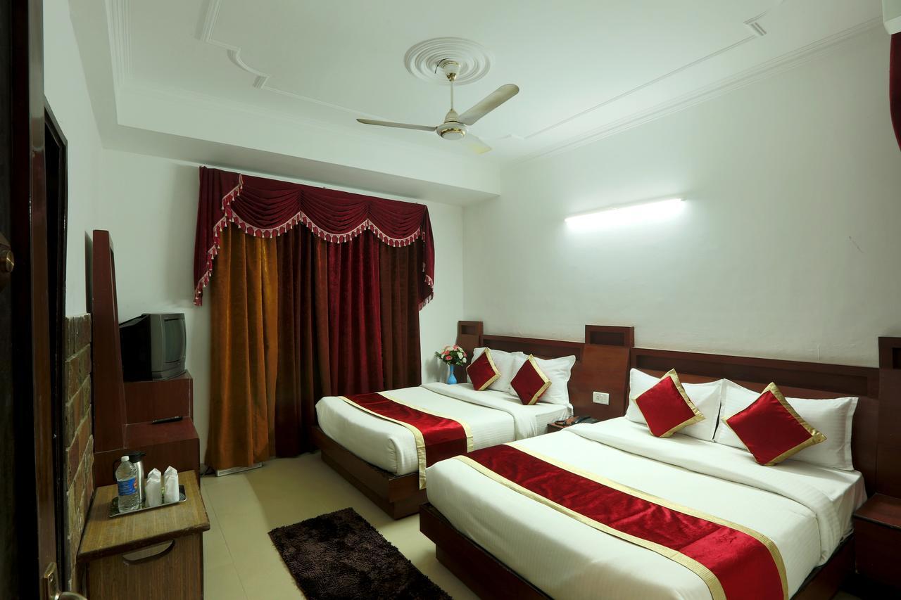 Hotel Katra Residency Buitenkant foto