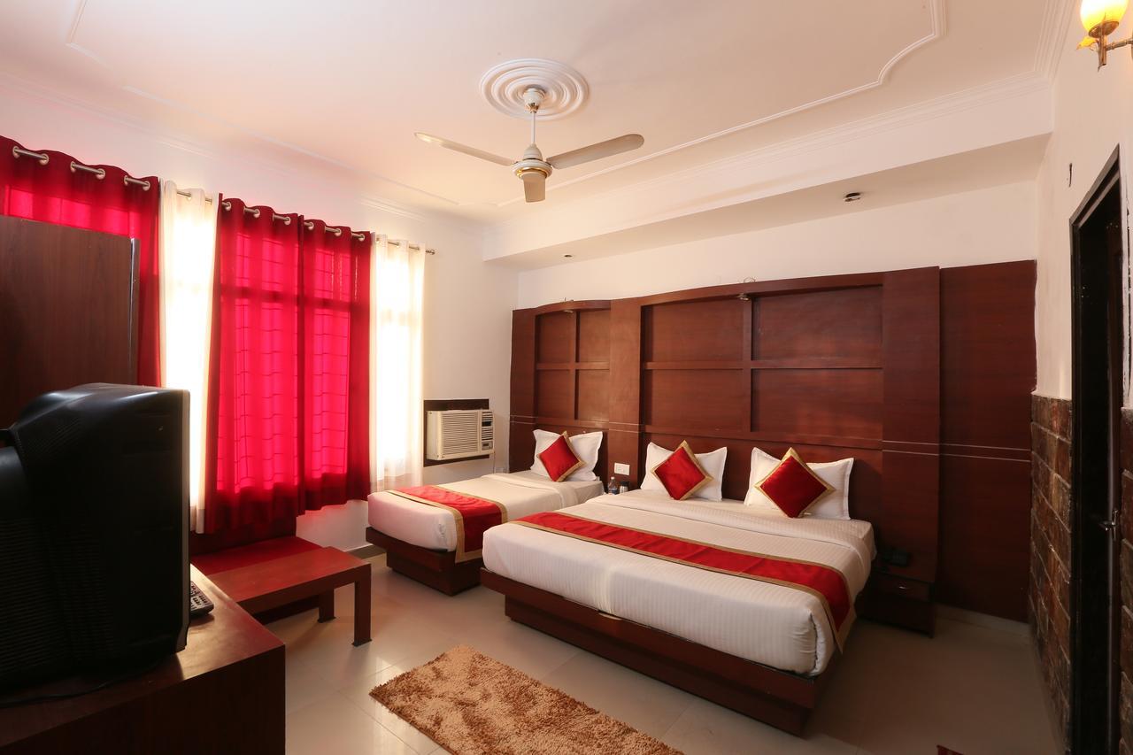 Hotel Katra Residency Buitenkant foto