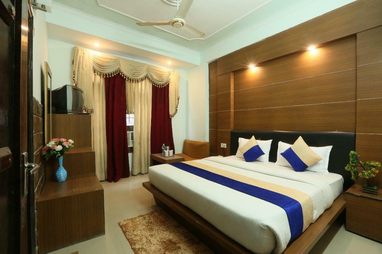 Hotel Katra Residency Buitenkant foto