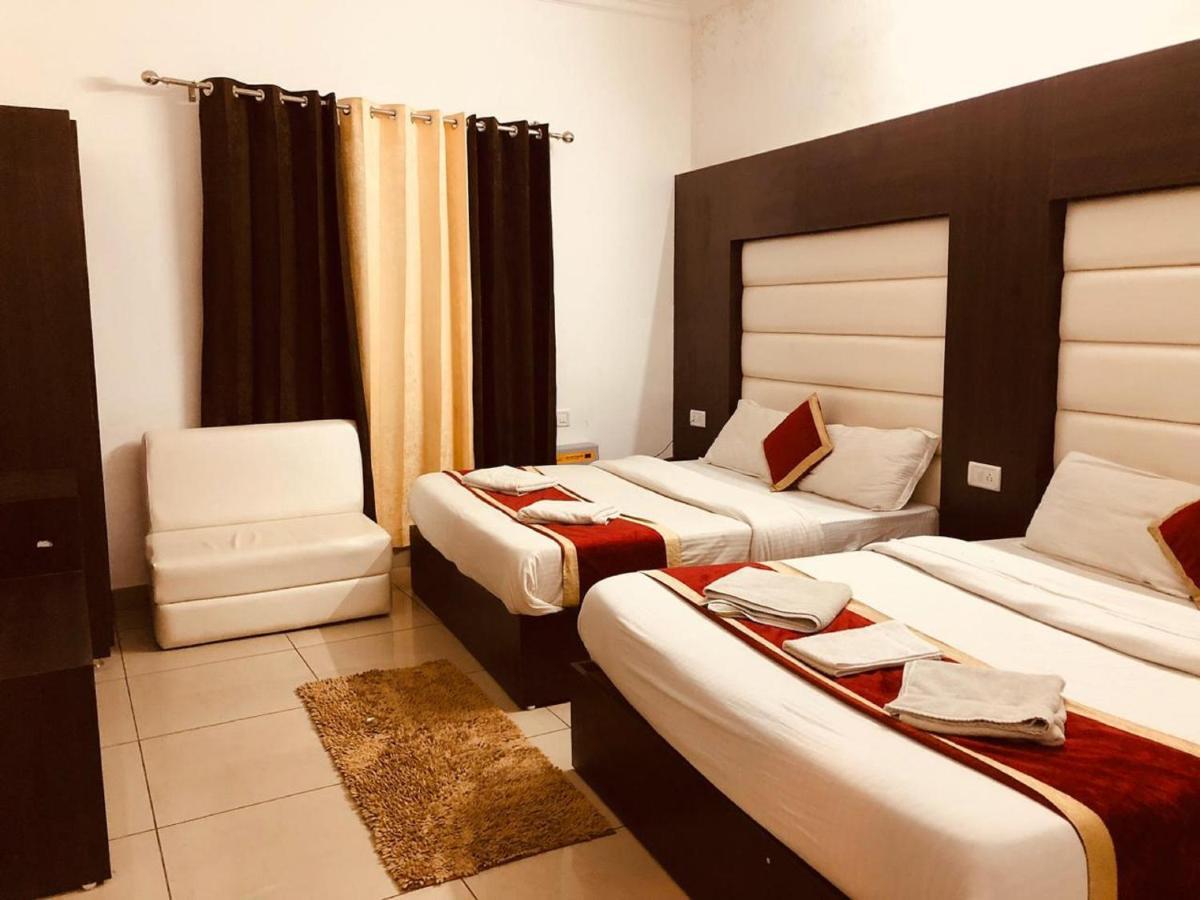 Hotel Katra Residency Buitenkant foto